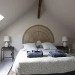 D'hotes Et A La Ferme De L'oudon & Berville (Calvados)