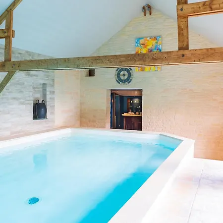 Oda ve Kahvaltı D'hotes Et A La Ferme De L'oudon & 4*