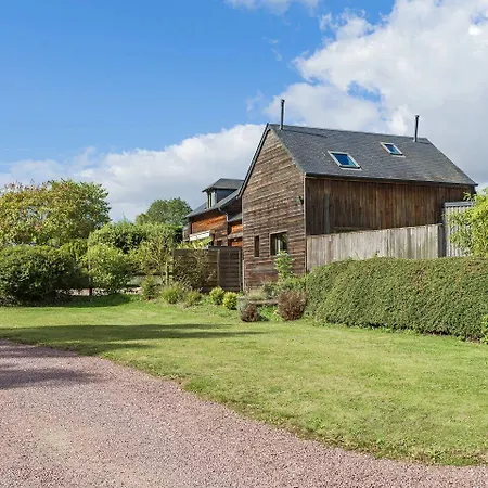 D'hôtes Et à La Ferme De L'oudon&spa Bed & Breakfast