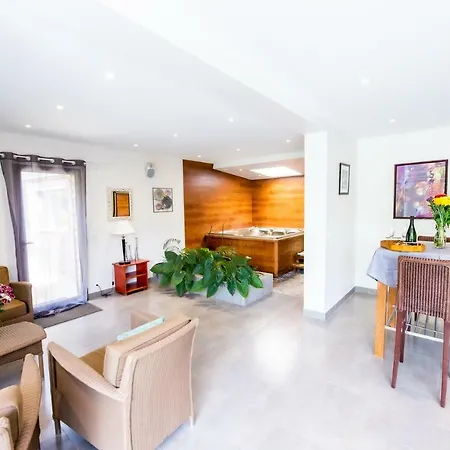 D'hôtes Et à La Ferme De L'oudon&spa