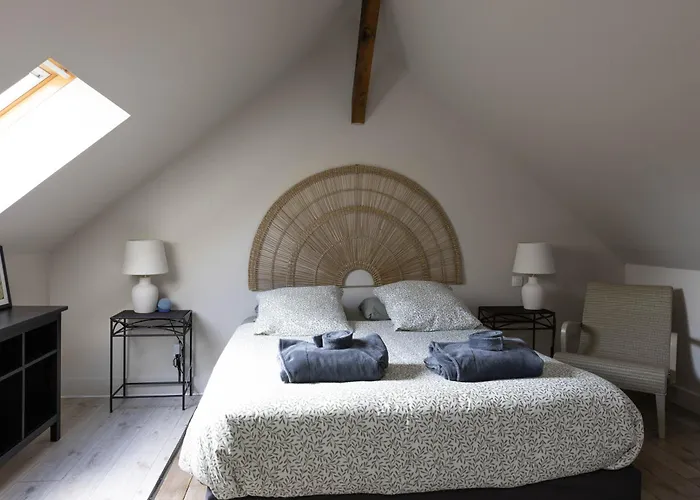 D'hotes Et A La Ferme De L'oudon & Berville (Calvados)